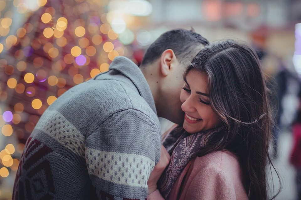 How to Celebrate a Romantic Christmas With a Boyfriend